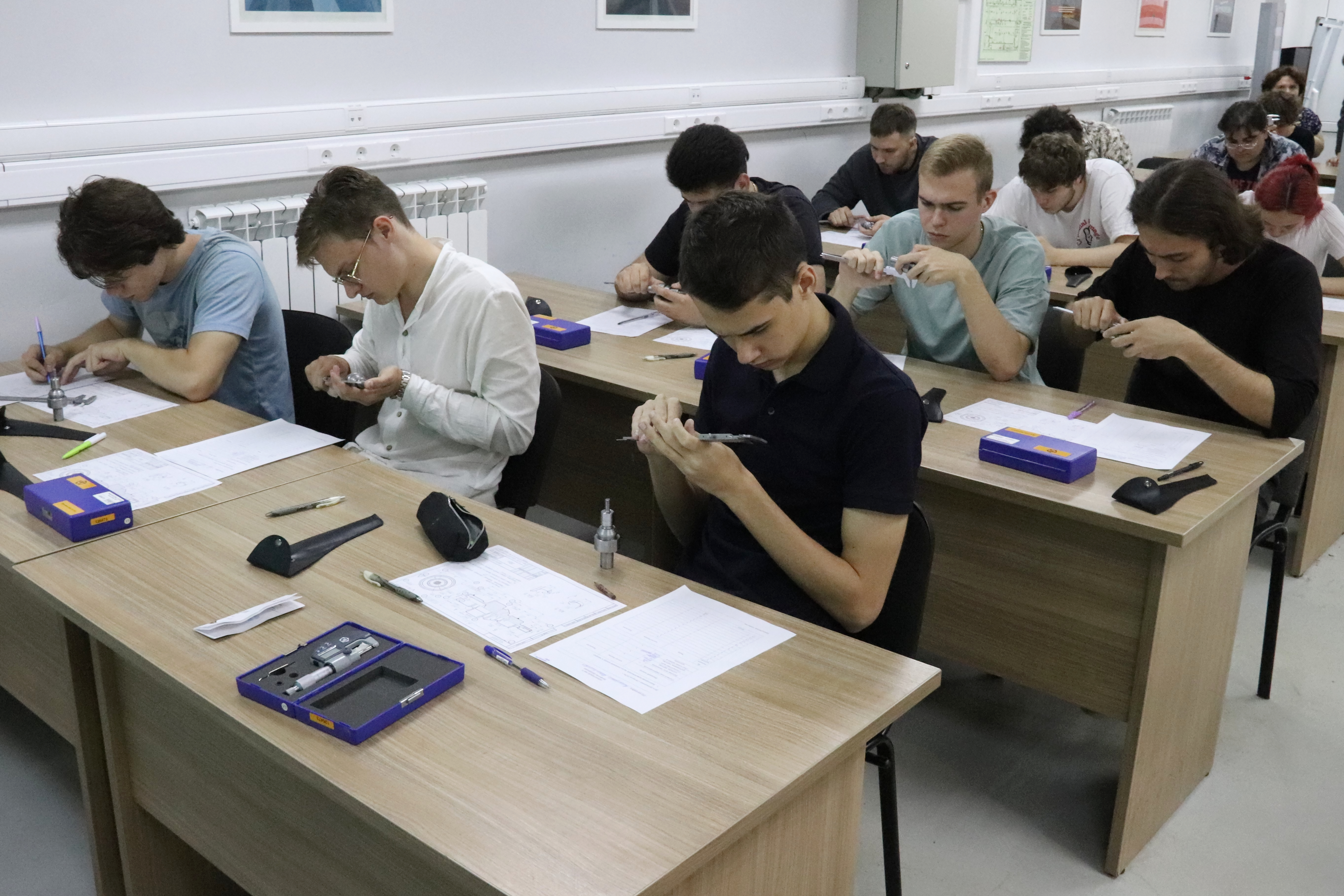 На производственном комплексе «Салют» студенты проекта «Крылья Ростеха» прошли летнюю практику
