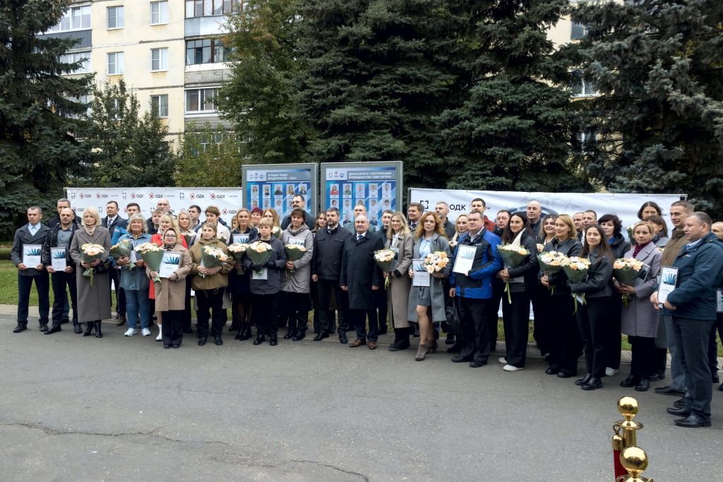 2_По традиции на Аллее моторостроителей в Рыбинске состоялось открытие обновленной Доски почета.jpg