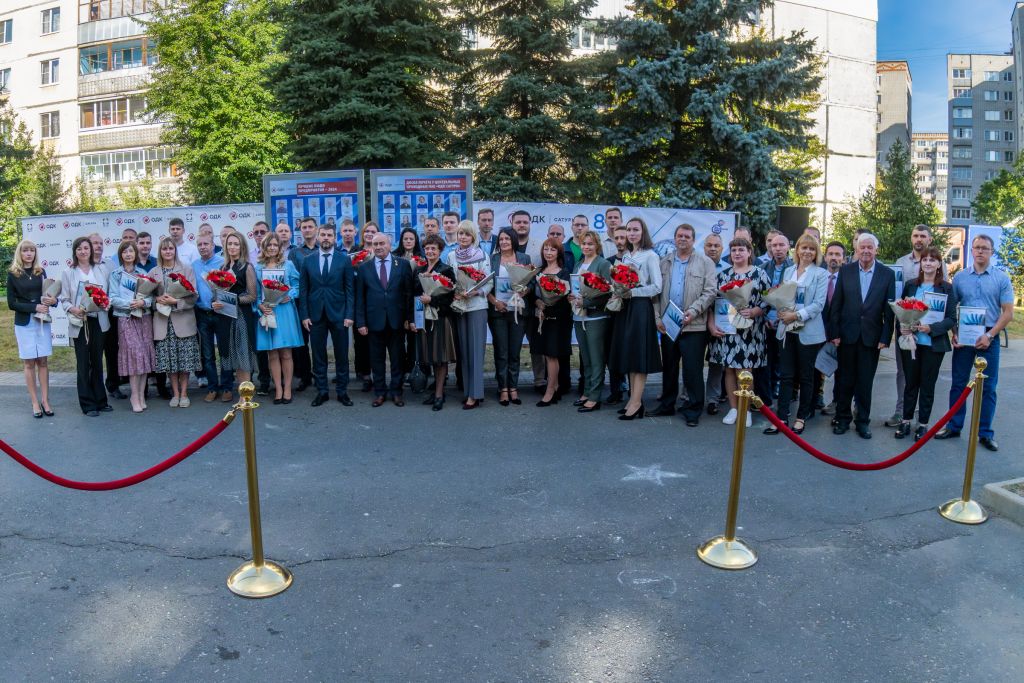2_Открытие Доски почета предприятия на Аллее моторостроителей.jpg