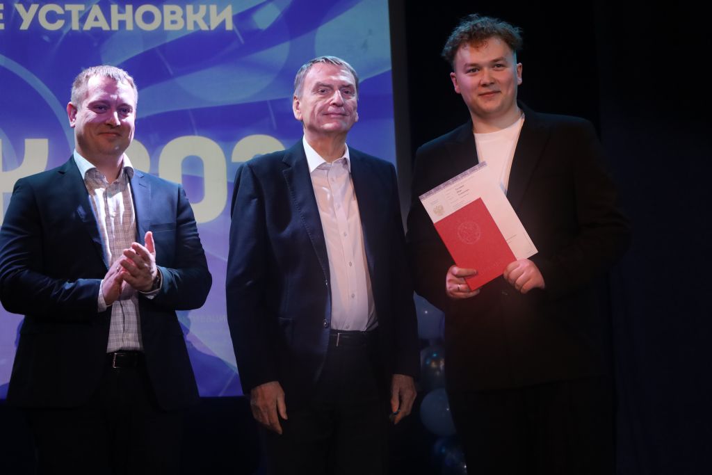 Пять целевиков ОДК окончили МАИ с отличием.jpg