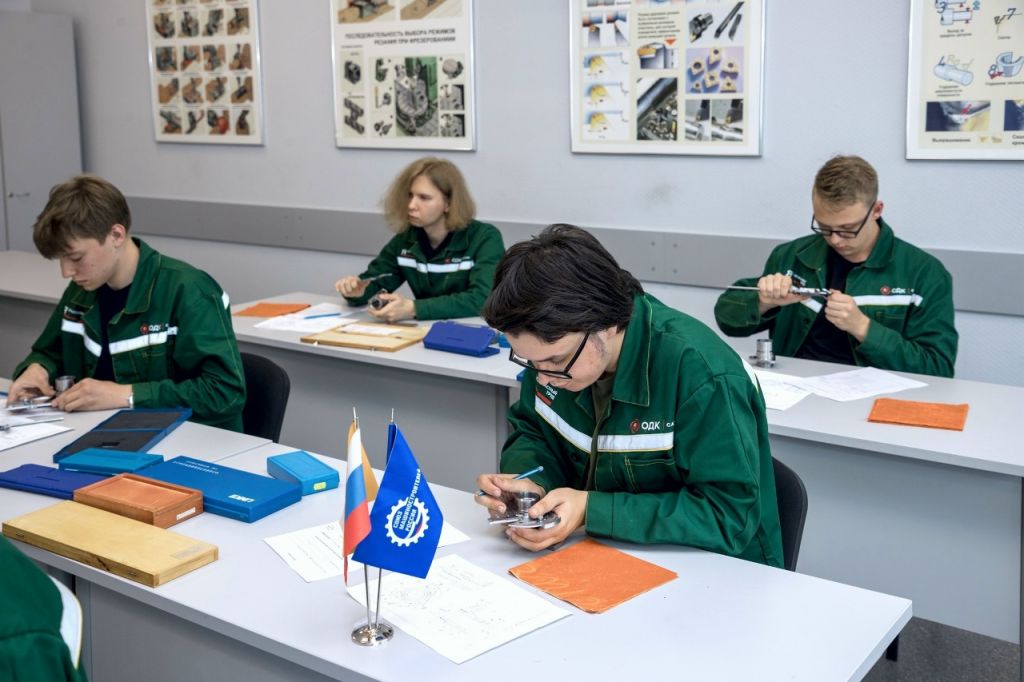Практические навыки рабочих профессии помогут инженерам лучше понимать технологические процессы.jpg