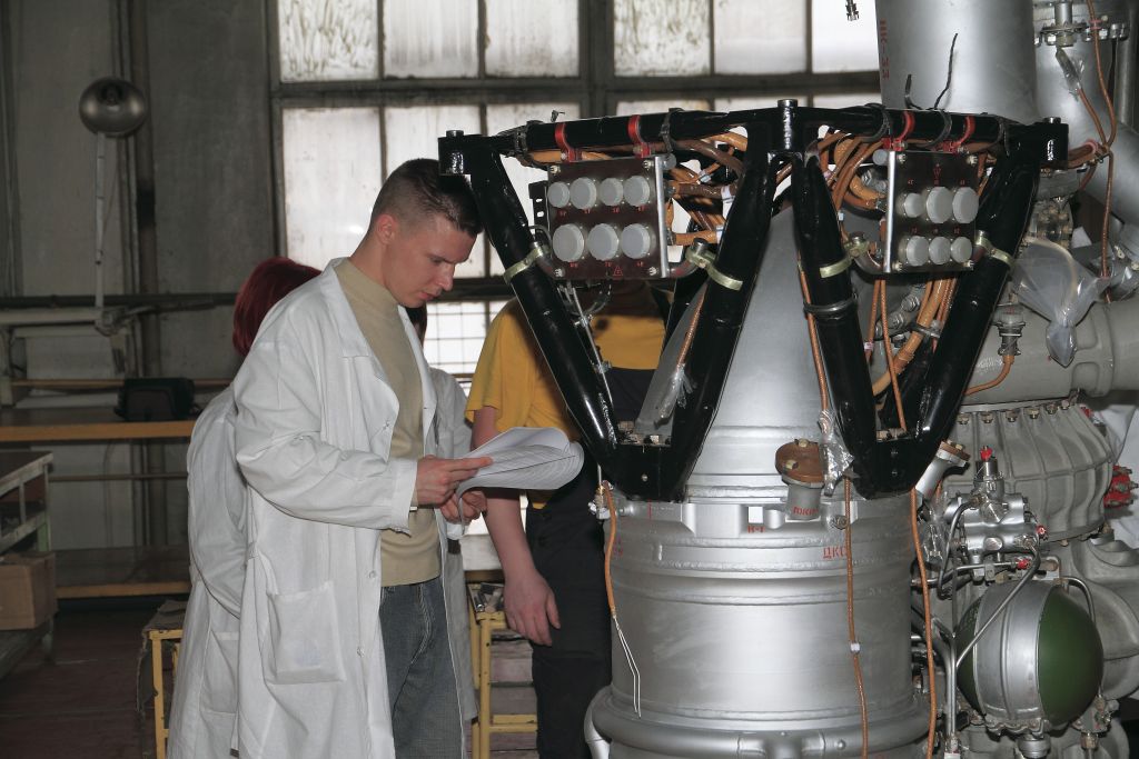 Ракетный двигатель НК-33.JPG