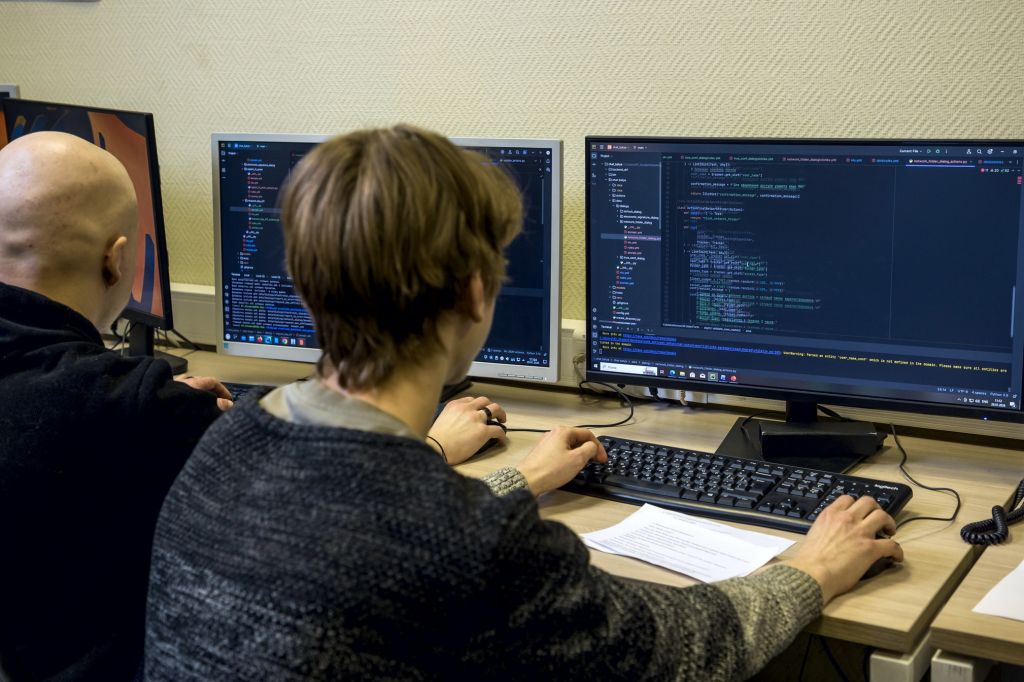 Второкурсники «Кода Ростеха» решают реальные задачи ОДК-Сатурн.jpg Второкурсники «Кода Ростеха» решают реальные задачи ОДК-Сатурн.jpg