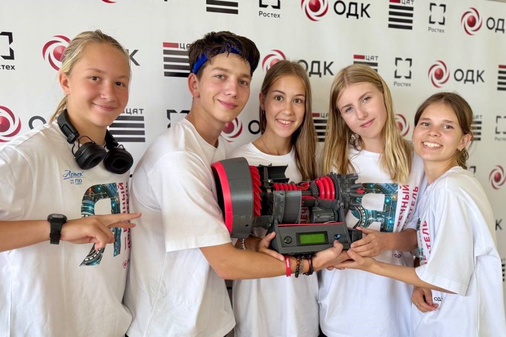 Школьники получили уникальные навыки и создали собственные модели авиадвигателей.jpg