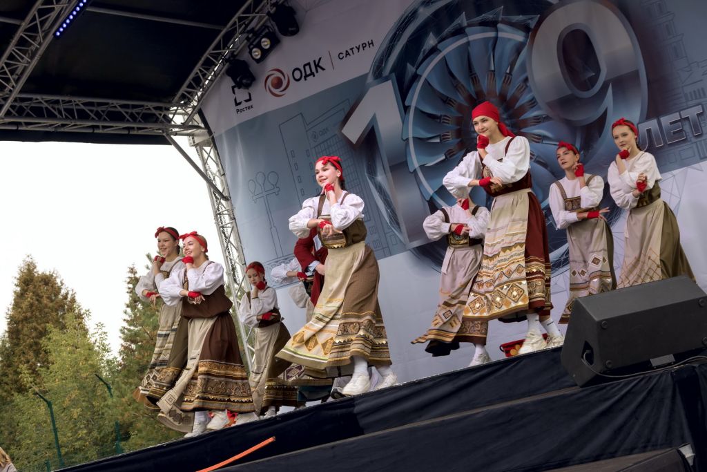 3_В День предприятия праздник моторостроителям подарили творческие коллективы Рыбинска.jpg