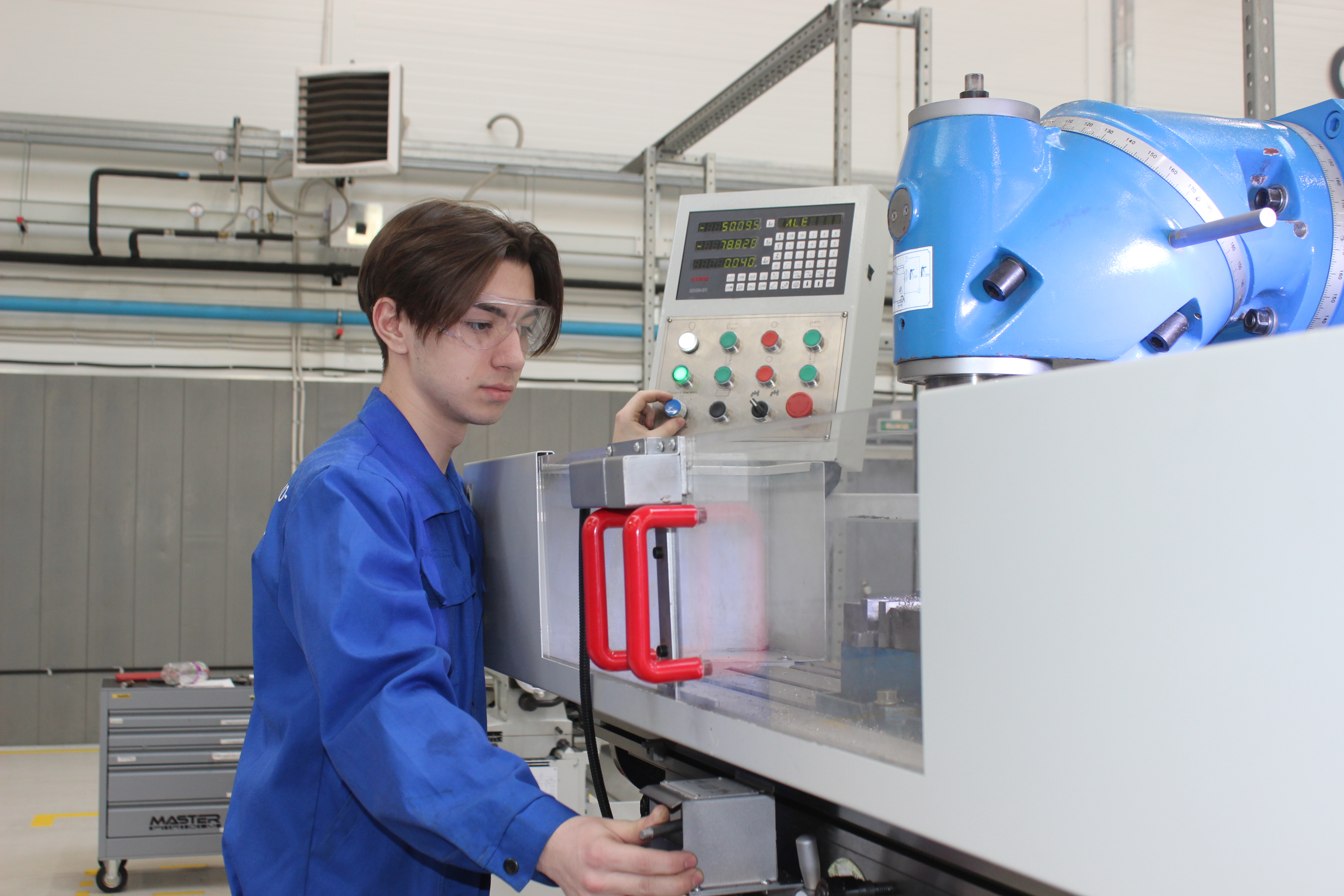 В ОДК-УМПО с нуля готовят специалистов востребованных в двигателестроении профессий 