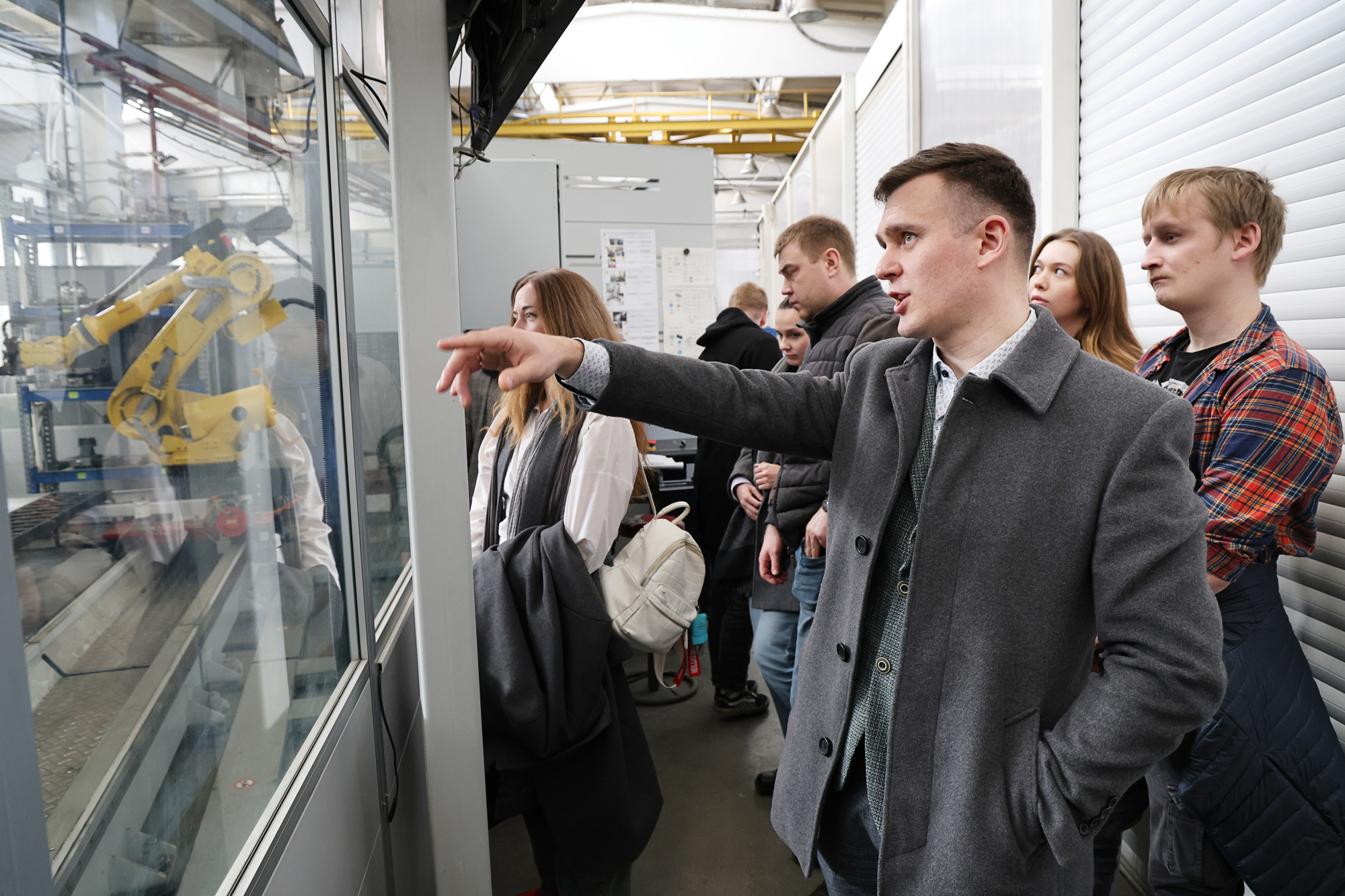 Один день из жизни сотрудника завода