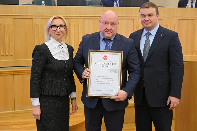 Губернатор Омской области вручил благодарственное письмо директору ОМО им. П.И. Баранова