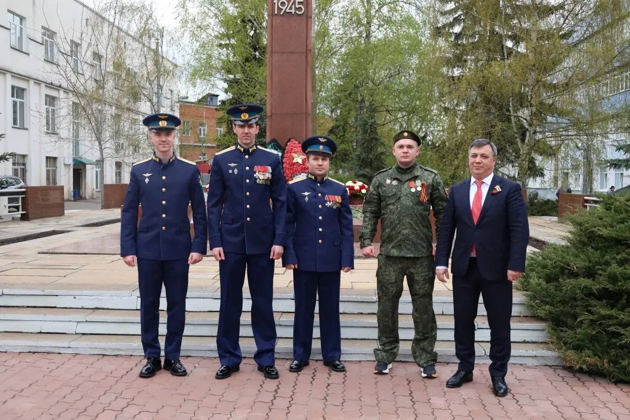 В едином строю памяти: ОДК-Салют и «Русские Витязи» поздравили сотрудников с Днем Победы 