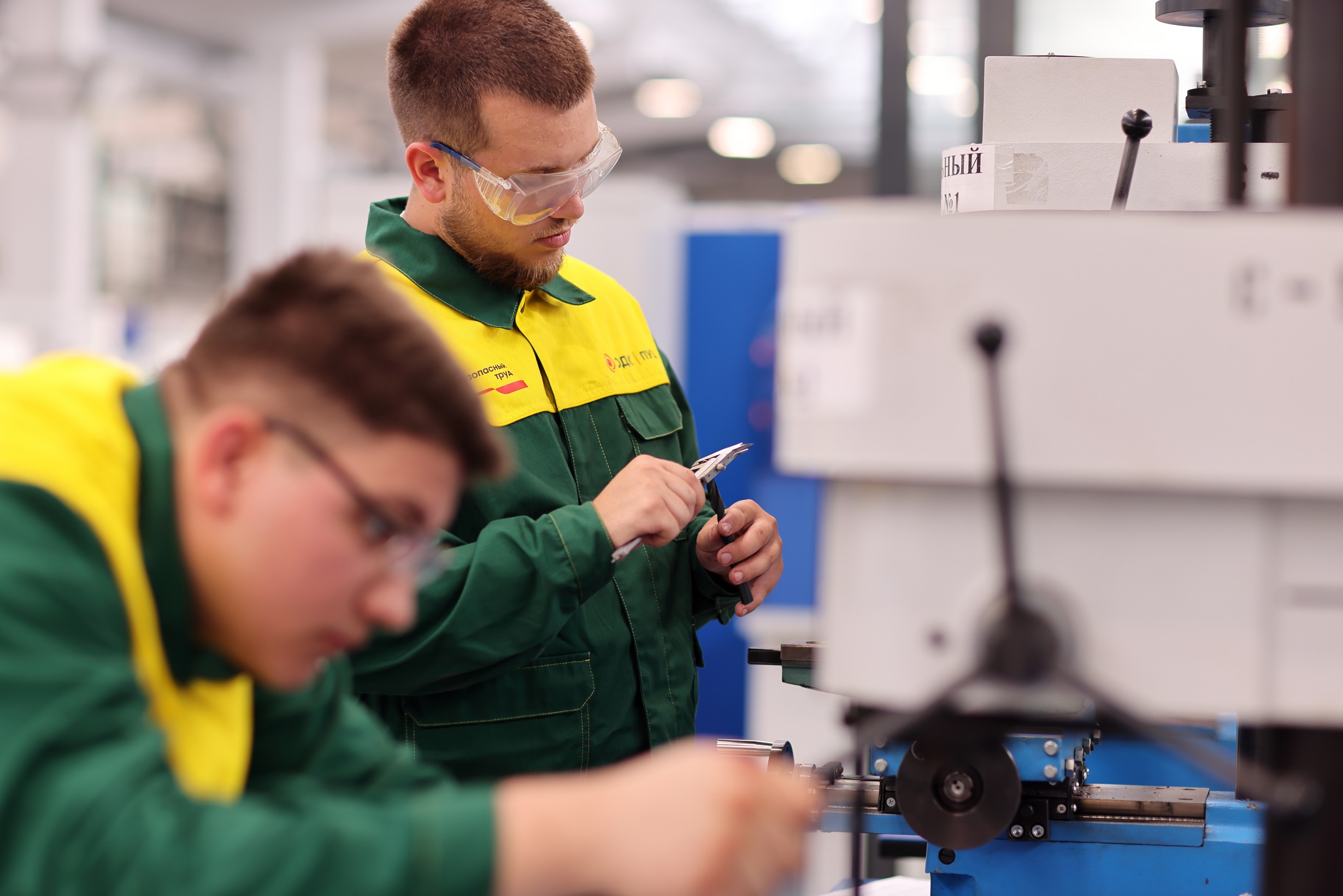 Производственный комплекс «Салют» выпустил первых мультиспециалистов 