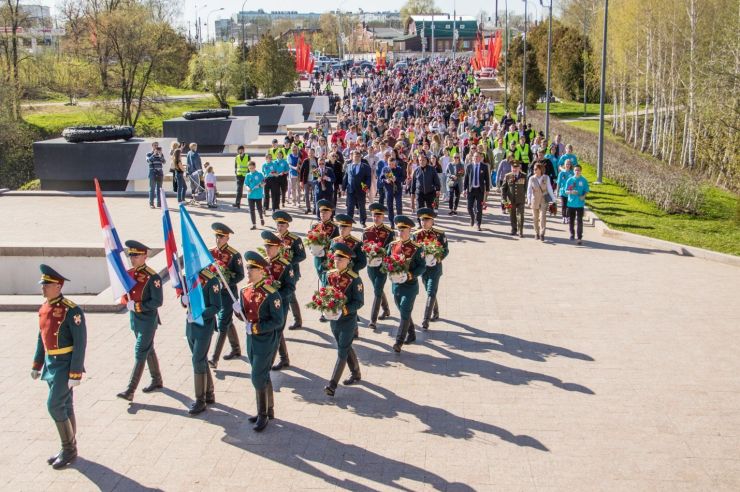 Колонна моторостроителей прошла по улицам Перми