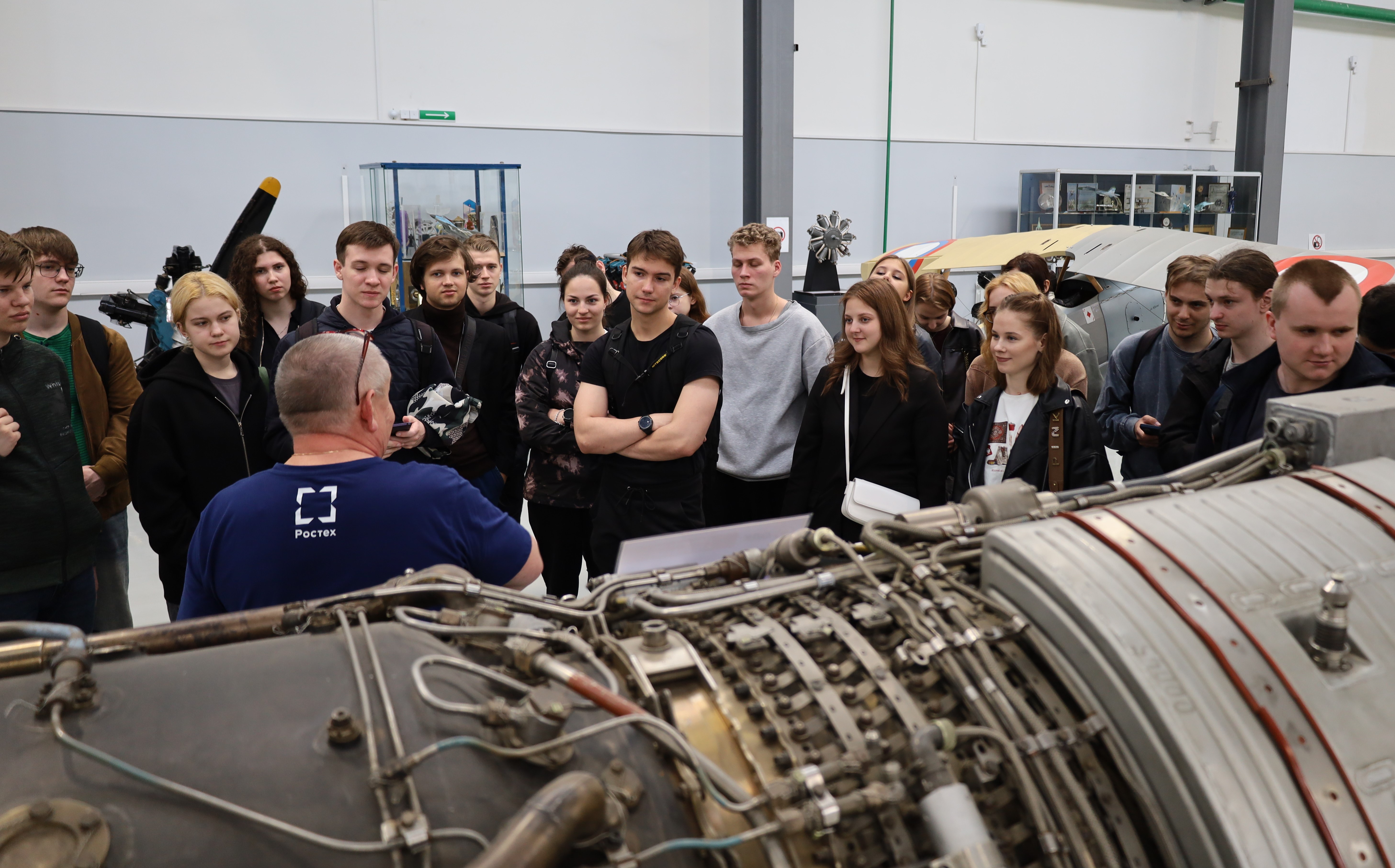 Студенты трека «Крылья Ростеха» из Санкт-Петербурга прошли практику на ПК «Салют»