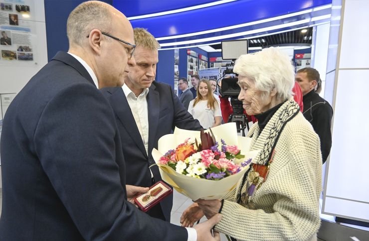 Ветеранам ОДК-СТАР вручили медали в честь 80-летия Победы в Великой Отечественной войне